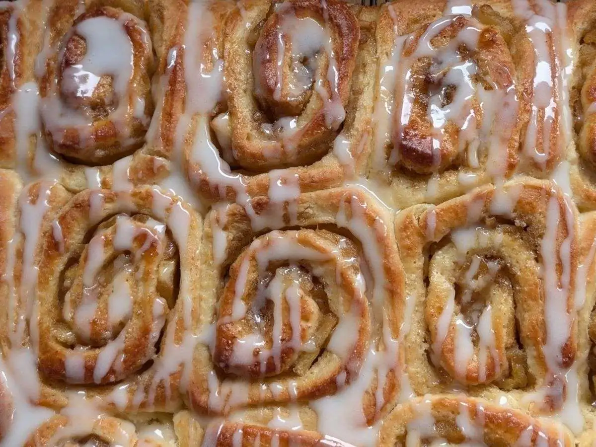 Apple Cinnamon Scrolls
